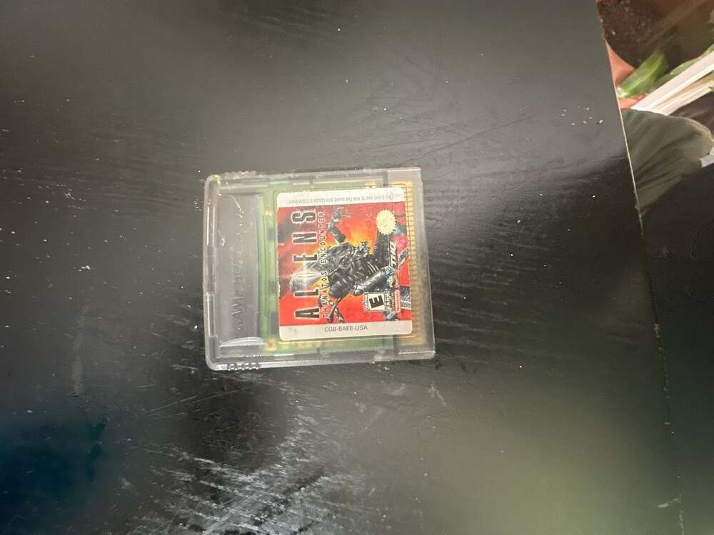 Aliens: Thanatos Encounter - Game Boy Color